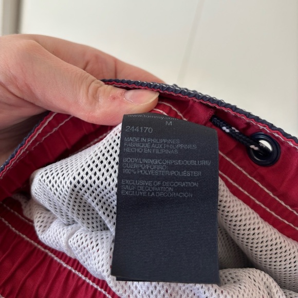 🎉4/30$🎉 Tommy Hilfiger Swim Shorts – Size Medium ✨ - Picture 6 of 6